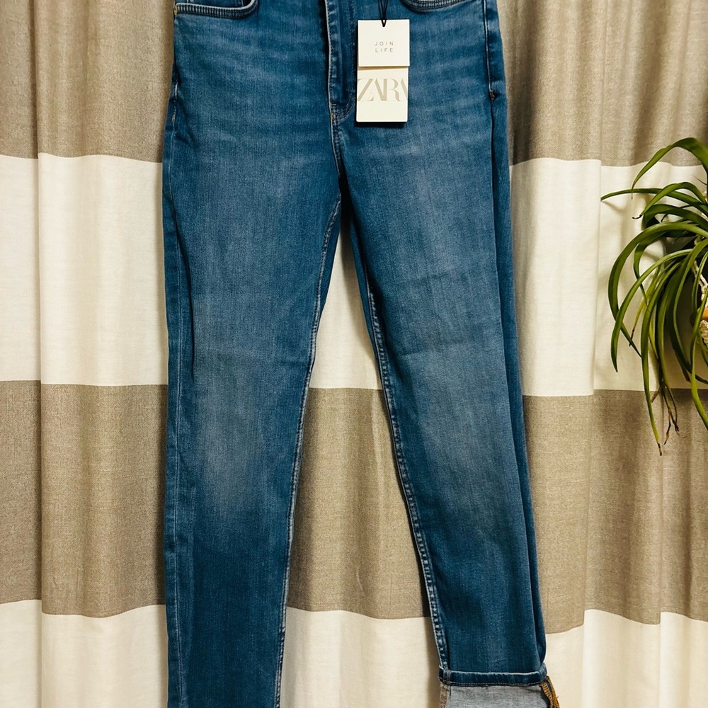 Zara Women's Classic Blue Straight Leg Jeans